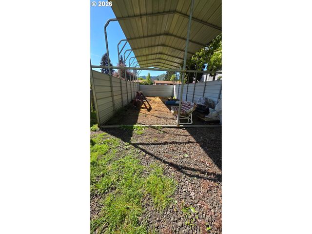 192 RESTON Ave, Winston, OR 97496