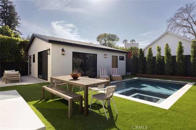 321 N Lucerne, Los Angeles, CA 90004