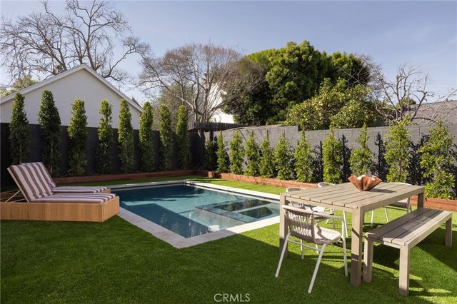 321 N Lucerne, Los Angeles, CA 90004