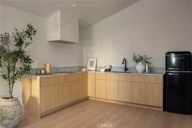 321 N Lucerne, Los Angeles, CA 90004