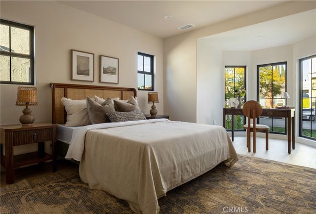 321 N Lucerne, Los Angeles, CA 90004