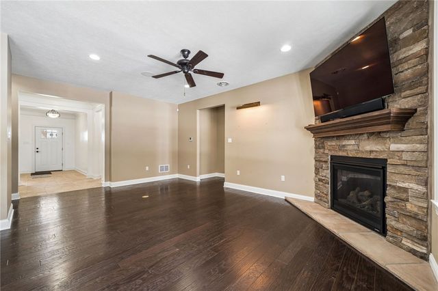 883 Hearthstone Circle, Hempfield Twp, PA 15601