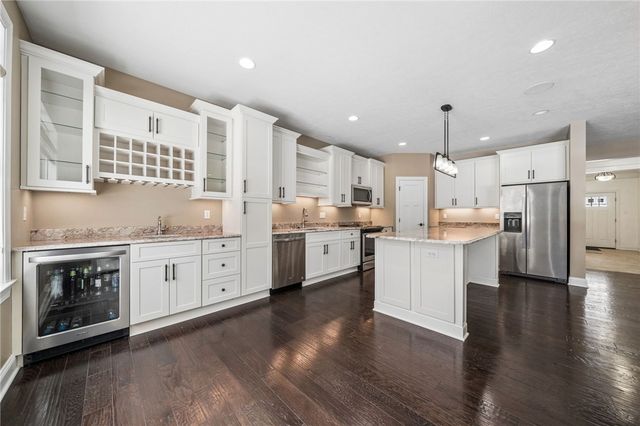 883 Hearthstone Circle, Hempfield Twp, PA 15601