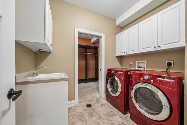 883 Hearthstone Circle, Hempfield Twp, PA 15601