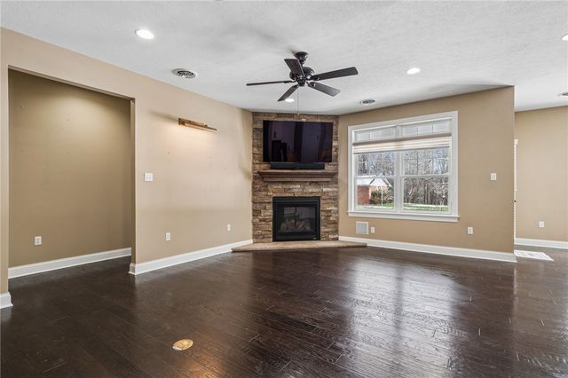 883 Hearthstone Circle, Hempfield Twp, PA 15601