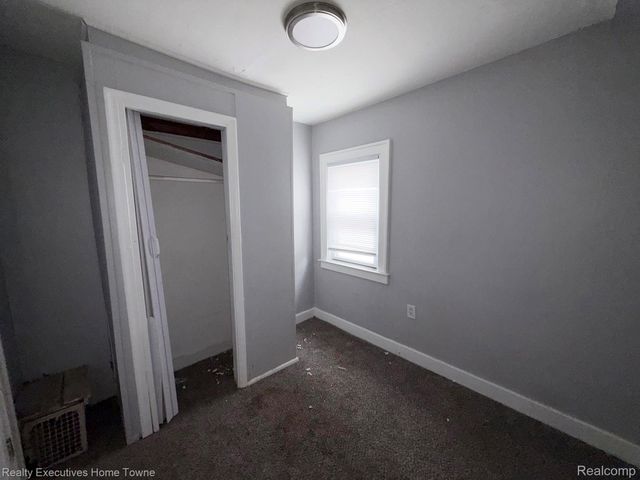 2569 Alter Road, Detroit, MI 48215