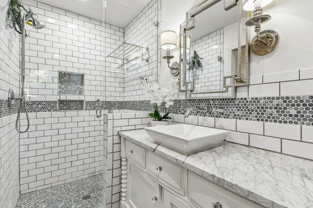9809 Lanshire Drive, Dallas, TX 75238