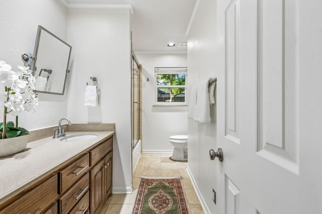 9809 Lanshire Drive, Dallas, TX 75238