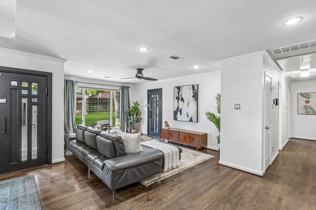 9809 Lanshire Drive, Dallas, TX 75238