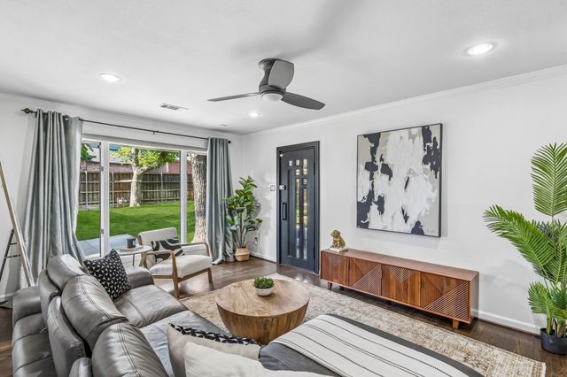 9809 Lanshire Drive, Dallas, TX 75238