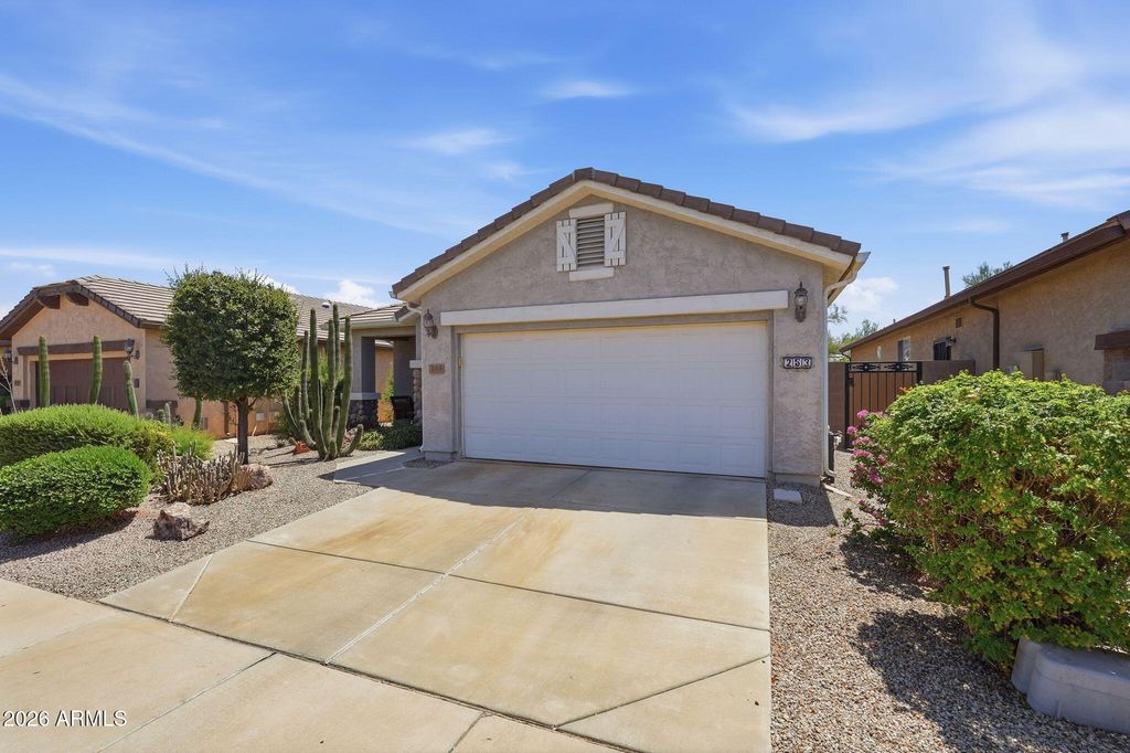 253 W SADDLEBAG Lane, San Tan Valley, AZ 85143 — exterior