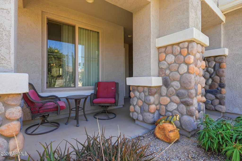 253 W SADDLEBAG Lane, San Tan Valley, AZ 85143 — photo 3