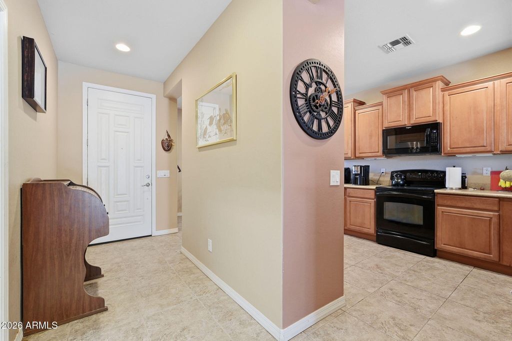253 W SADDLEBAG Lane, San Tan Valley, AZ 85143 — photo 4