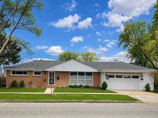 6803 N KEELER Avenue, Lincolnwood, IL 60712