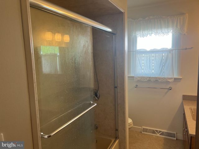 410 FRIEDENSBURG RD, Reading, PA 19606