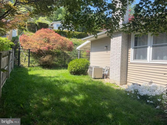 410 FRIEDENSBURG RD, Reading, PA 19606