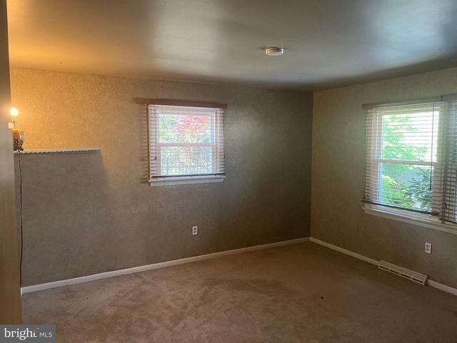 410 FRIEDENSBURG RD, Reading, PA 19606