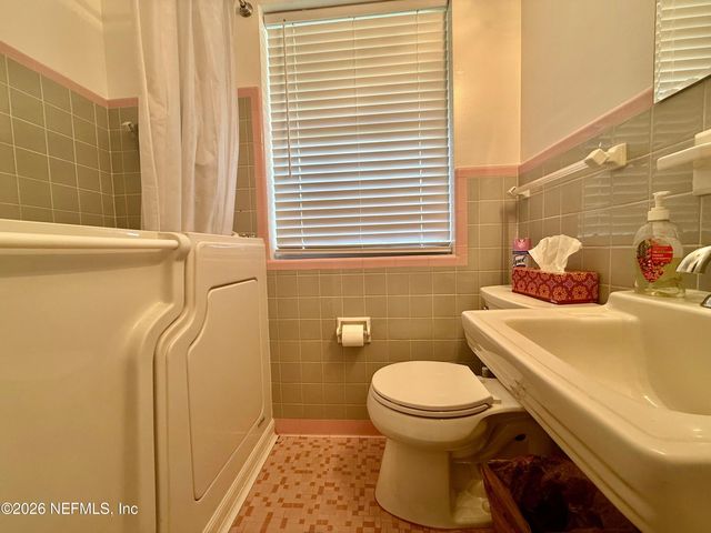 5530 HYDE GROVE Avenue, Jacksonville, FL 32210