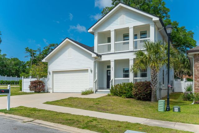 401 Hideaway Lane, Niceville, FL 32578