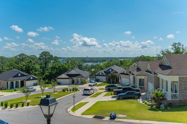 401 Hideaway Lane, Niceville, FL 32578