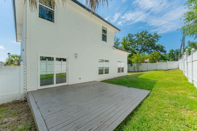 401 Hideaway Lane, Niceville, FL 32578