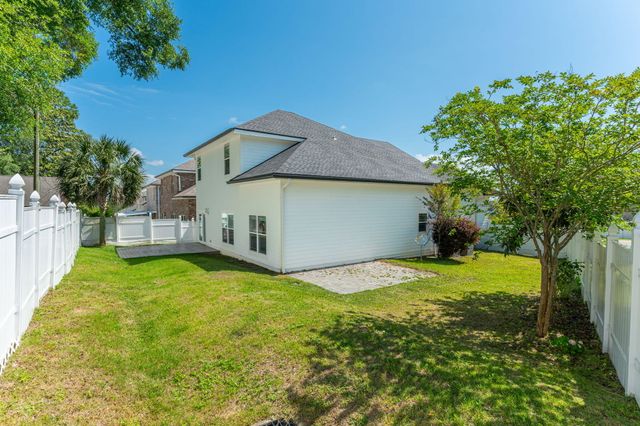 401 Hideaway Lane, Niceville, FL 32578