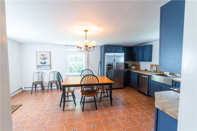 7 Boss Court, Newport, RI 02840