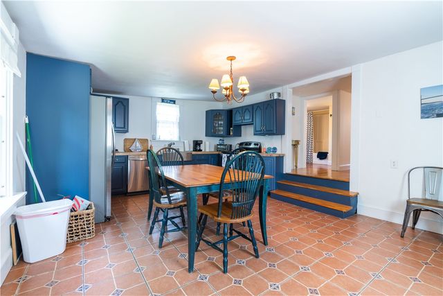 7 Boss Court, Newport, RI 02840