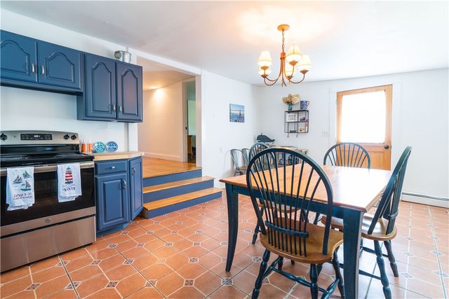 7 Boss Court, Newport, RI 02840