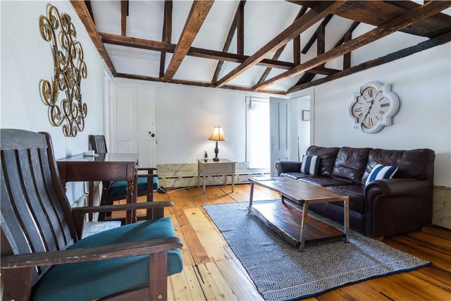 7 Boss Court, Newport, RI 02840