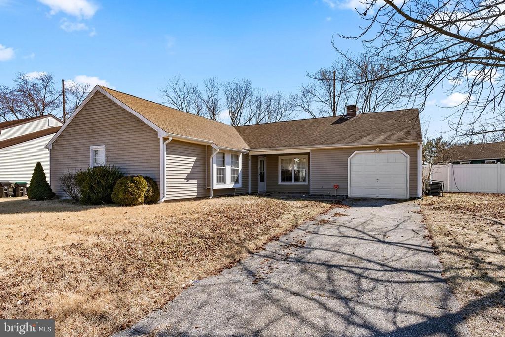 2 ASBERRY PLACE, Sicklerville, NJ 08081
