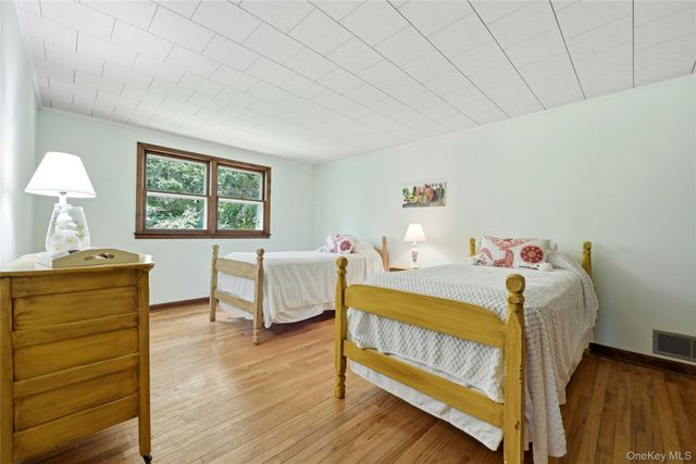 230 Booth Road, Southold, NY 11971