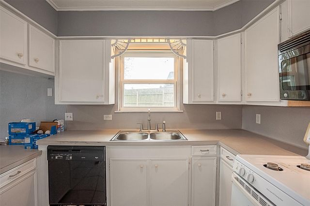 2209 Patricia Lane, Port Neches, TX 77651