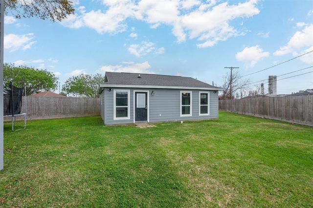 2209 Patricia Lane, Port Neches, TX 77651