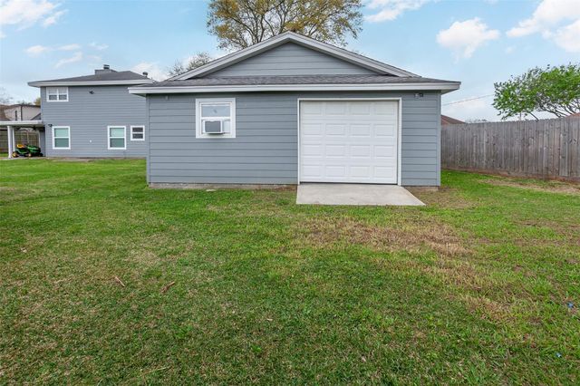 2209 Patricia Lane, Port Neches, TX 77651