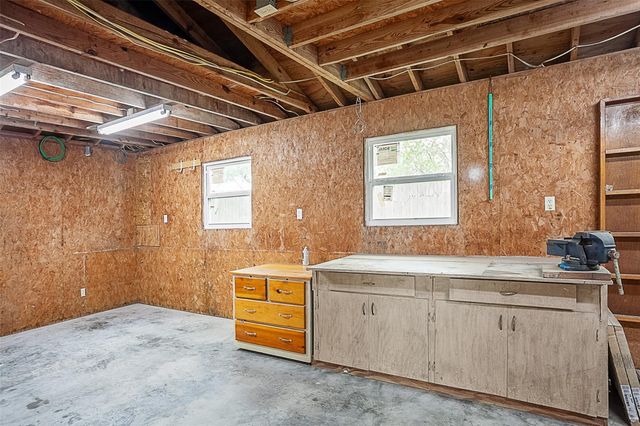 2209 Patricia Lane, Port Neches, TX 77651