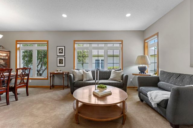 19110 Inndale Drive, Lakeville, MN 55044