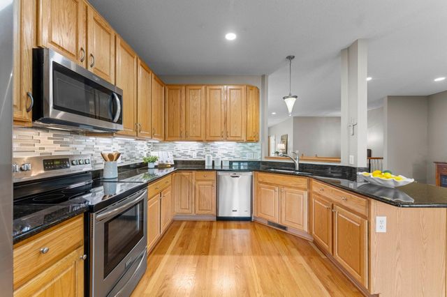 19110 Inndale Drive, Lakeville, MN 55044