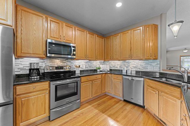 19110 Inndale Drive, Lakeville, MN 55044