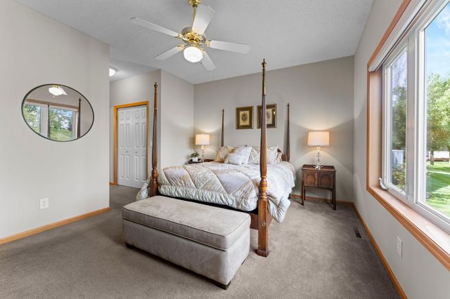 19110 Inndale Drive, Lakeville, MN 55044