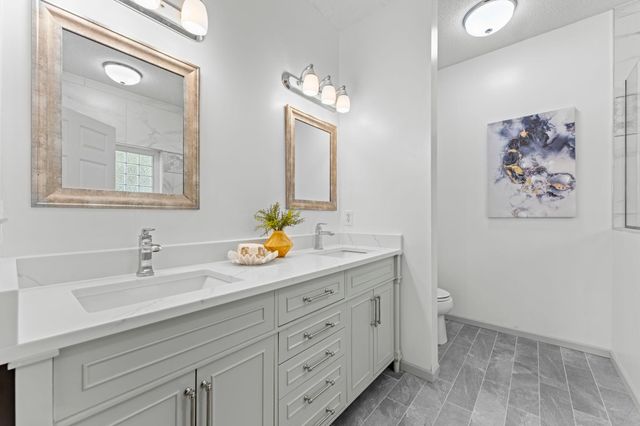 19110 Inndale Drive, Lakeville, MN 55044