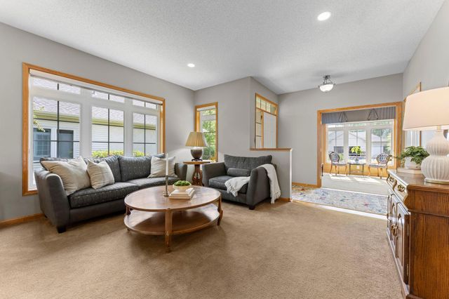19110 Inndale Drive, Lakeville, MN 55044