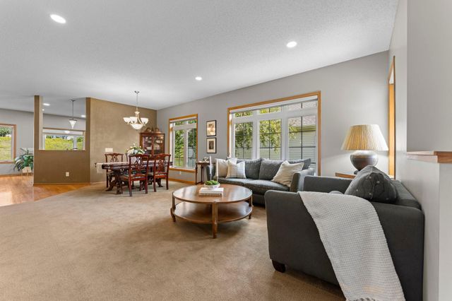 19110 Inndale Drive, Lakeville, MN 55044