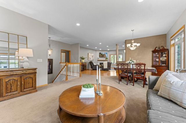 19110 Inndale Drive, Lakeville, MN 55044