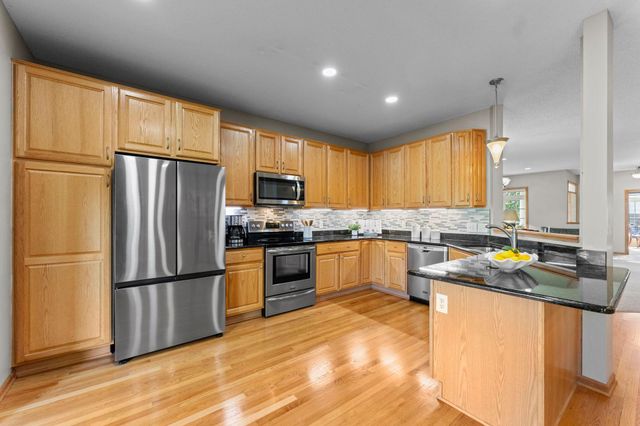 19110 Inndale Drive, Lakeville, MN 55044