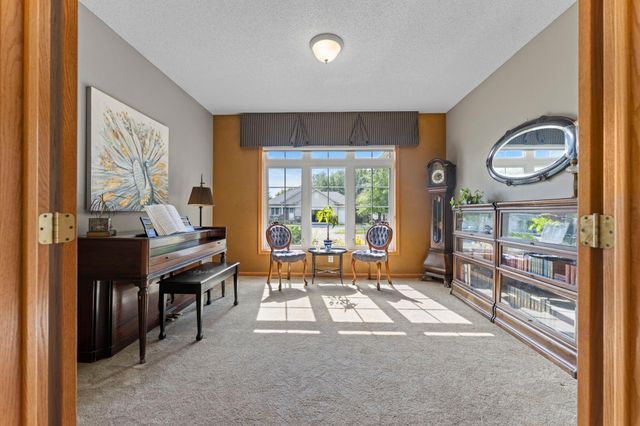19110 Inndale Drive, Lakeville, MN 55044