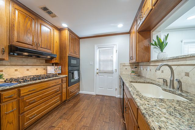 723 Glamis, San Antonio, TX 78223