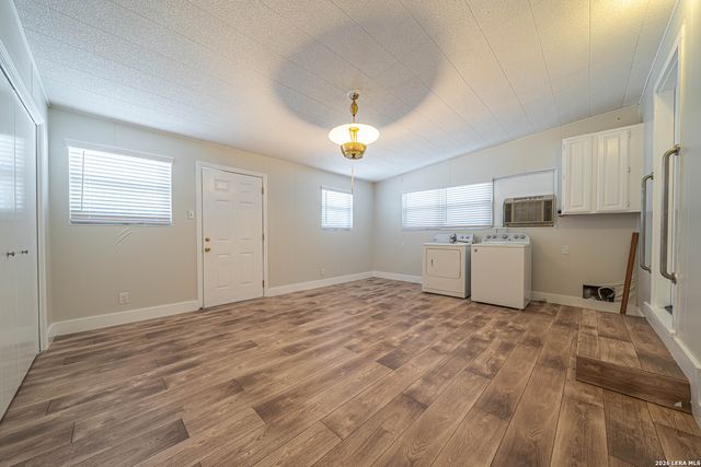 723 Glamis, San Antonio, TX 78223