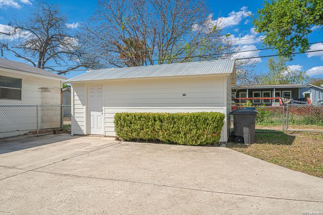 723 Glamis, San Antonio, TX 78223