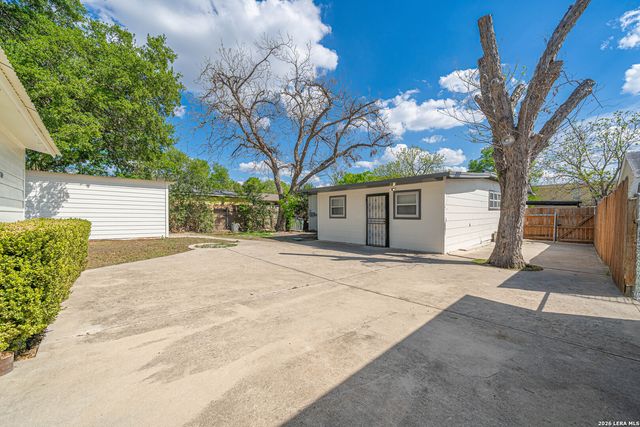 723 Glamis, San Antonio, TX 78223